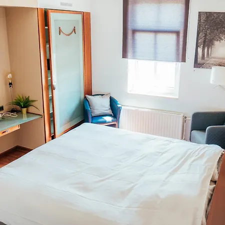 Le 1815 Hotel